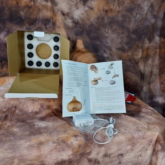 Pure Daily Care Aromatherapy Diffuser Woodgrain LED Light with 10 Essential Oils - Picture 4 of 13